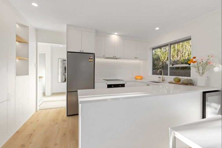 Photo of property in 21b Colchester Crescent, Newlands, Wellington, 6037