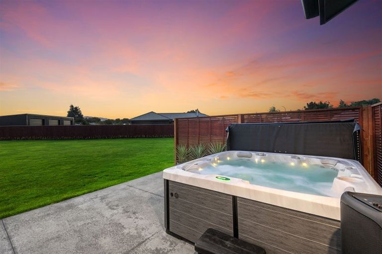 Photo of property in 8 Crawford Close, Amberley, 7410