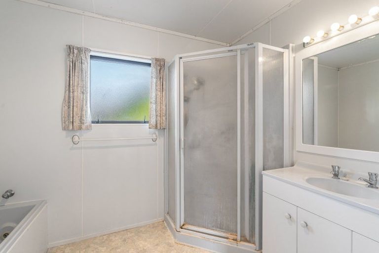 Photo of property in 124 Given Avenue, Whangamata, 3620