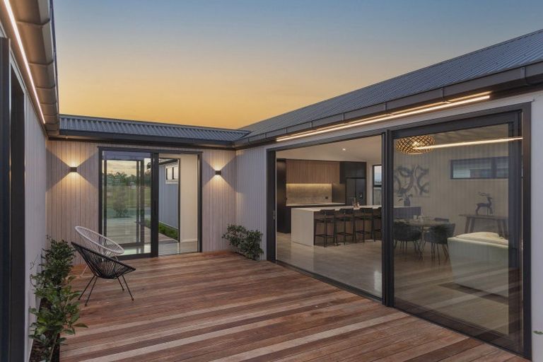 Photo of property in 3 Makakahi Street, Lytton West, 4071