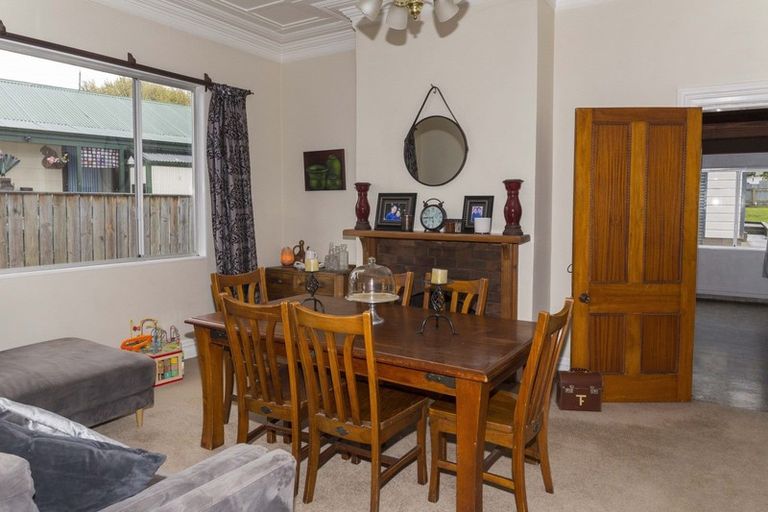 Photo of property in 7 Tennyson Street, Dannevirke, 4930