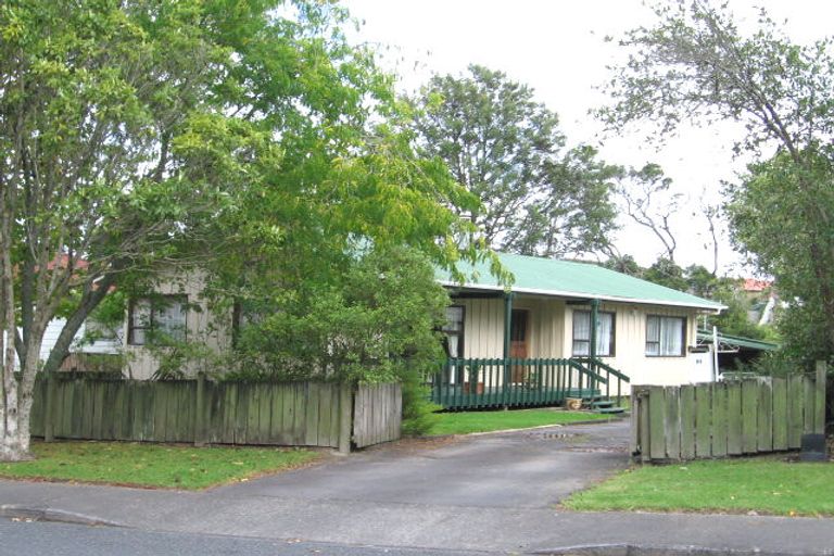 Photo of property in 93 Kemp Road, Massey, Auckland, 0614