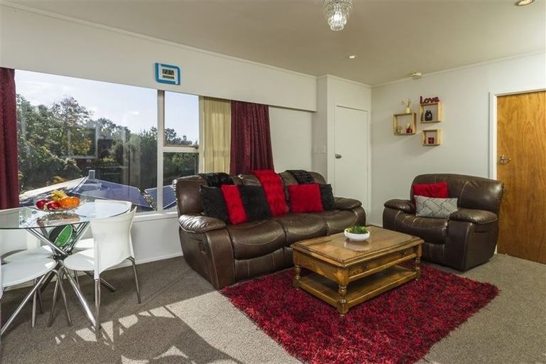 Photo of property in 1/65 High Road, Glenfield, Auckland, 0629