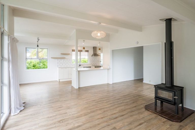 Photo of property in 32 Sylvan Avenue, Waikanae, 5036