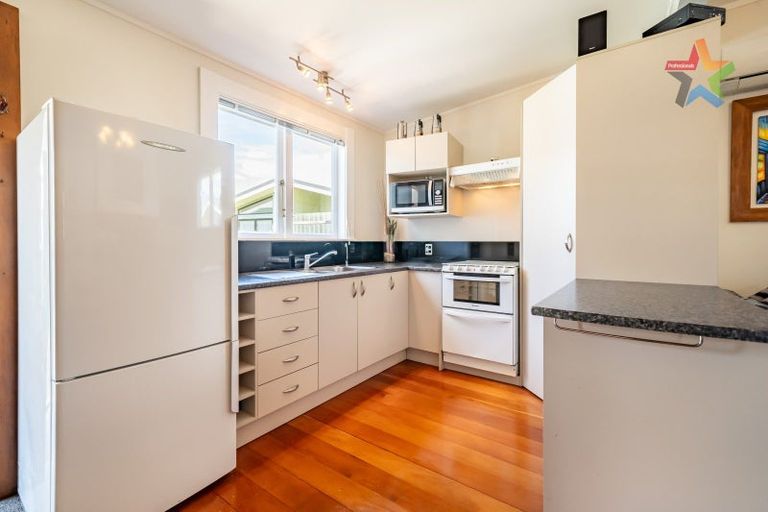 Photo of property in 40 Awamutu Grove, Waiwhetu, Lower Hutt, 5010