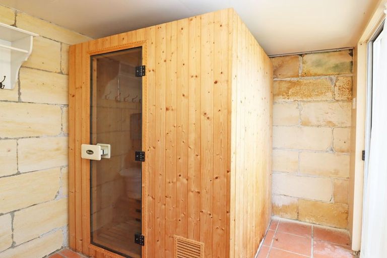 Photo of property in 37 Test Street, South Hill, Oamaru, 9400