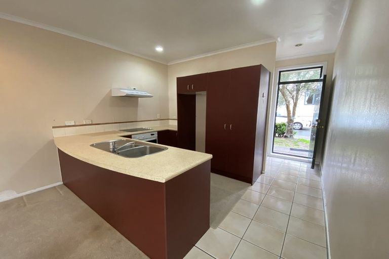 Photo of property in Tuscany Towers, 53/1 Ambrico Place, New Lynn, Auckland, 0600