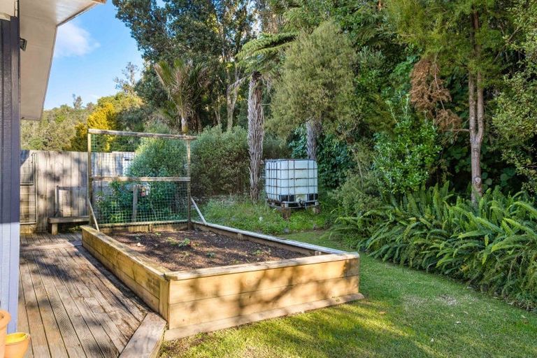 Photo of property in 115 Park Avenue, Whangamata, 3620