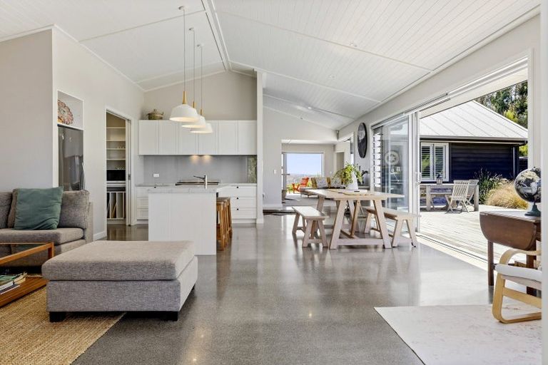 Photo of property in 146 Highland Drive, Acacia Bay, Taupo, 3385