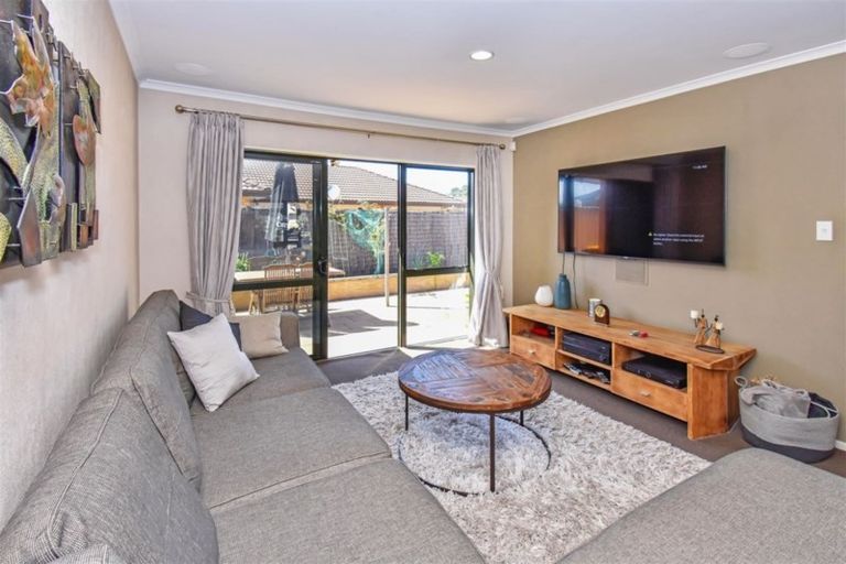 Photo of property in 172 Wattle Farm Road, Wattle Downs, Auckland, 2103