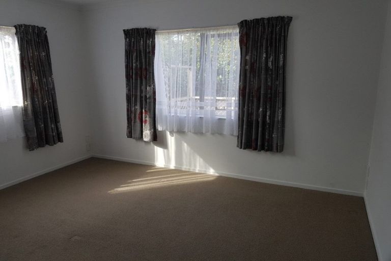 Photo of property in 35 Basra Drive, Henderson, Auckland, 0612