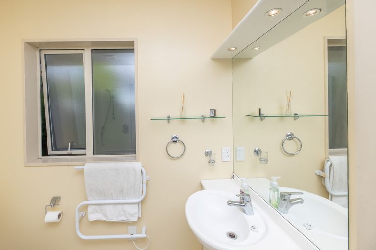 Photo of property in 10 Harrys Way, Redwood, Christchurch, 8051