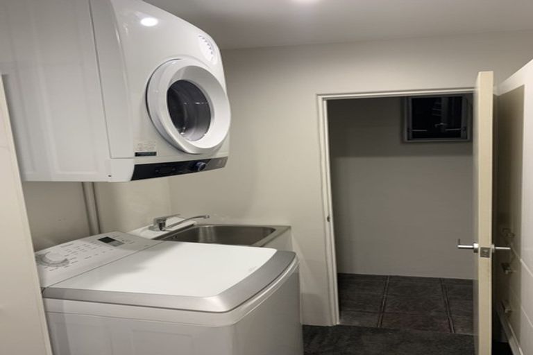 Photo of property in 5 Rangiuru Road, Mahina Bay, Lower Hutt, 5013