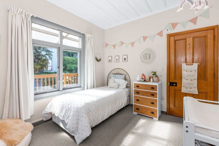 Photo of property in 6 Little Burke Street, Hospital Hill, Napier, 4110