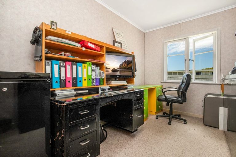 Photo of property in 131 Seabrook Avenue, New Lynn, Auckland, 0600