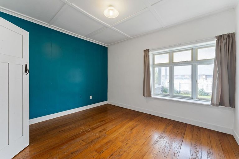 Photo of property in 88 Tukapa Street, Westown, New Plymouth, 4310