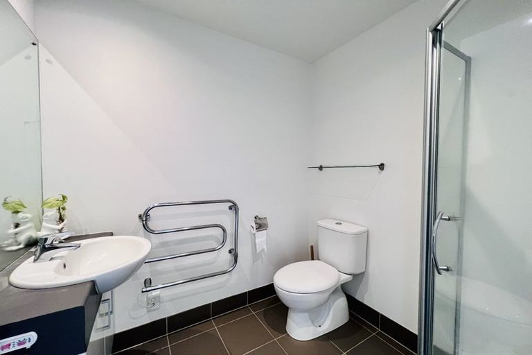 Photo of property in 13d/71 Spencer Road, Oteha, Auckland, 0632