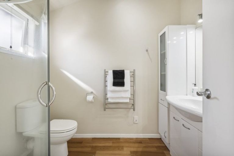 Photo of property in 5/6 Bond Crescent, Forrest Hill, Auckland, 0620