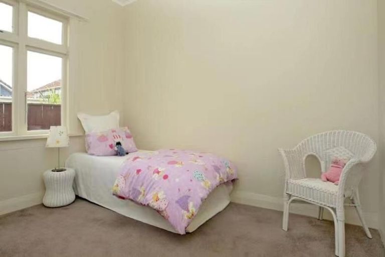 Photo of property in 143 Rongotai Road, Kilbirnie, Wellington, 6022