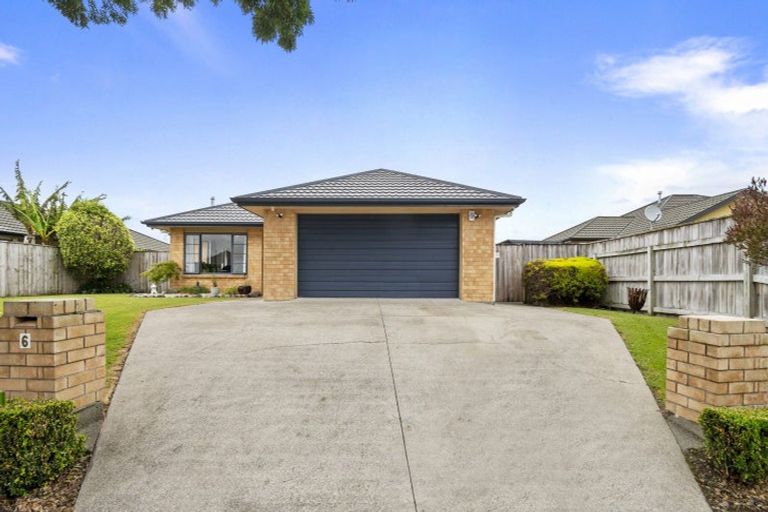 Photo of property in 6 Brookside Close, Highbury, Palmerston North, 4412
