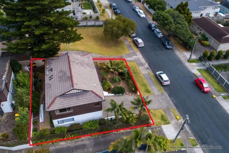 Photo of property in 1/16 Quebec Road, Milford, Auckland, 0620