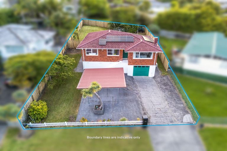 Photo of property in 16 Thornlow Street, Glendene, Auckland, 0602