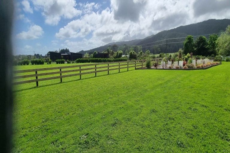 Photo of property in 152 Gladstone Road, Levin, 5571