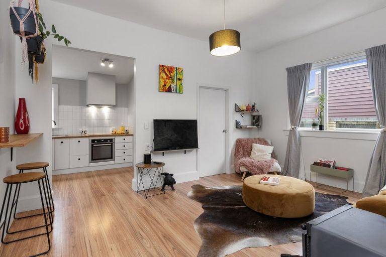 Photo of property in 38 Olliviers Road, Phillipstown, Christchurch, 8011