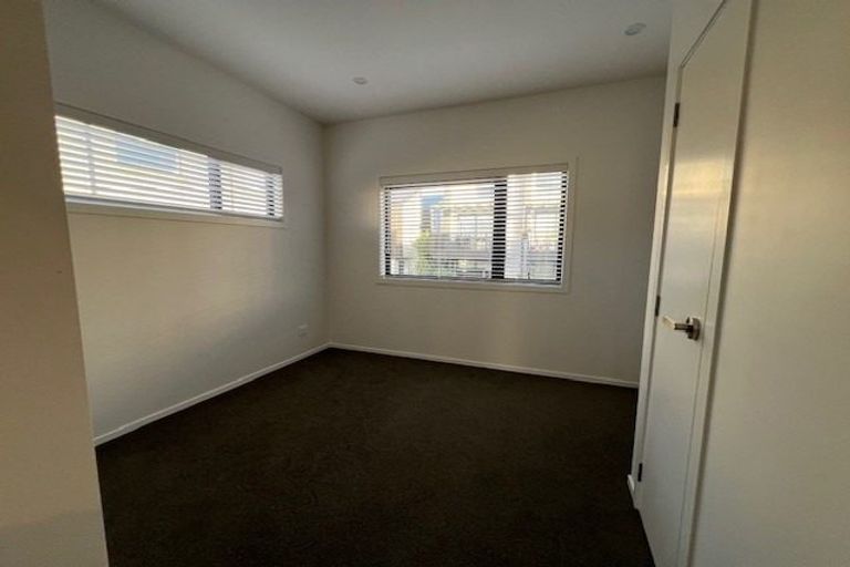 Photo of property in 27/28 Westgate Drive, Westgate, Auckland, 0614
