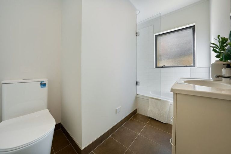 Photo of property in 168 Verbena Road, Birkdale, Auckland, 0626