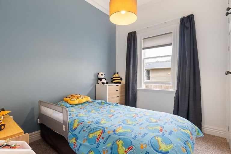 Photo of property in 17 Perrin Place, Kelvin Grove, Palmerston North, 4414