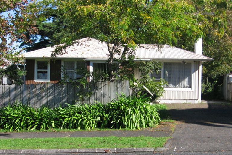 Photo of property in 138 Edgewater Drive, Pakuranga, Auckland, 2010