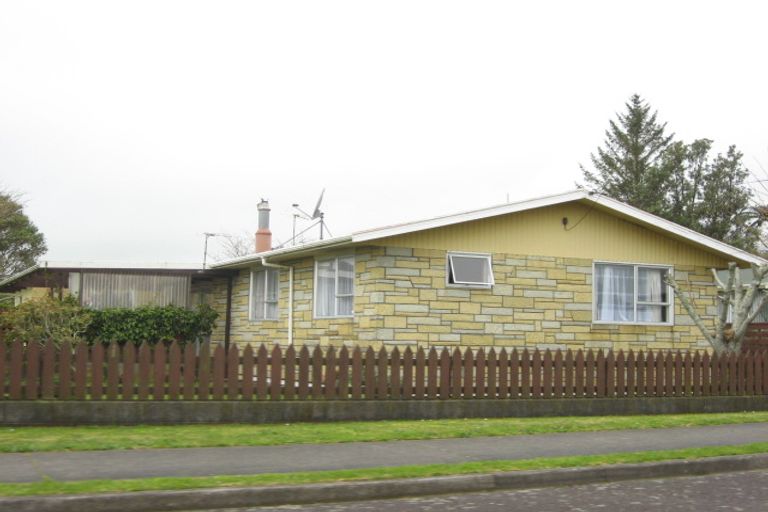 Photo of property in 11 Fox Street, Okato, 4335