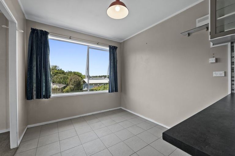 Photo of property in 19 Shaldon Crescent, Blagdon, New Plymouth, 4310