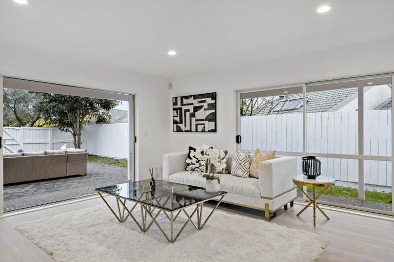 Photo of property in 5/23 Charlenne Close, Ranui, Auckland, 0612