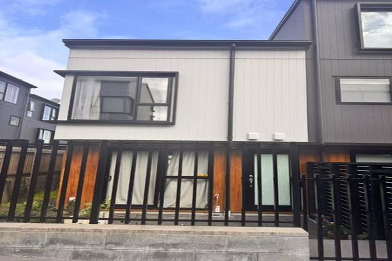 Photo of property in 24 Ara Mara Hua, Henderson, Auckland, 0612