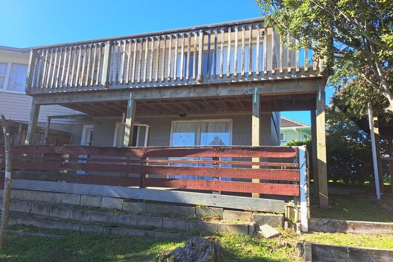 Photo of property in 100 Barrys Road, Glendene, Auckland, 0602