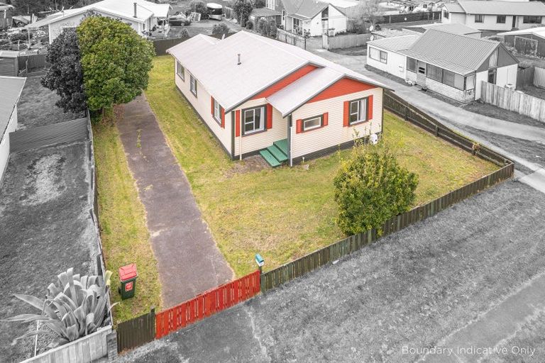 Photo of property in 184 Cornfoot Street, Castlecliff, Whanganui, 4501