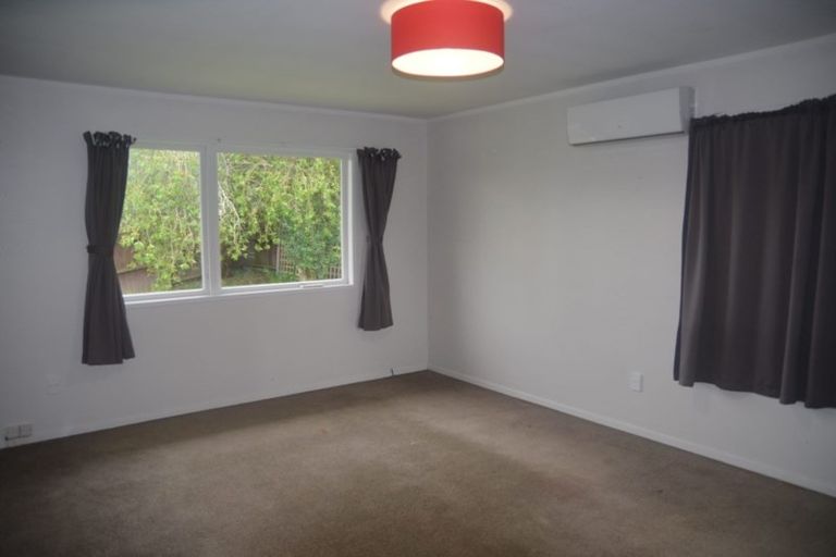 Photo of property in 8 Makora Road, Massey, Auckland, 0614
