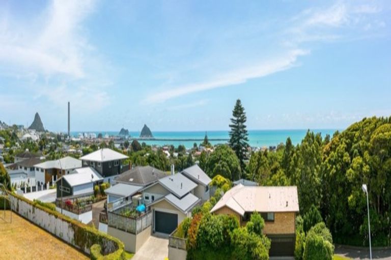 Photo of property in 403 Devon Street West, Lynmouth, New Plymouth, 4310