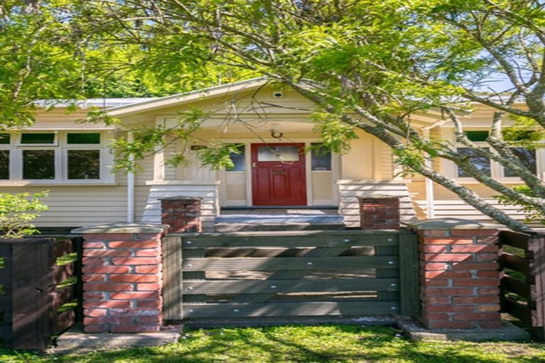 Photo of property in 39a Watt Street, Featherston, 5710