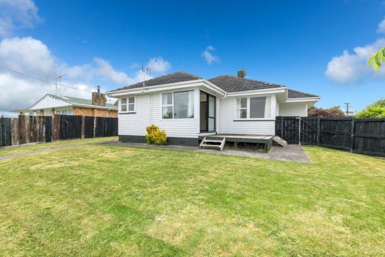 Photo of property in 5 Minifie Avenue, Melville, Hamilton, 3206