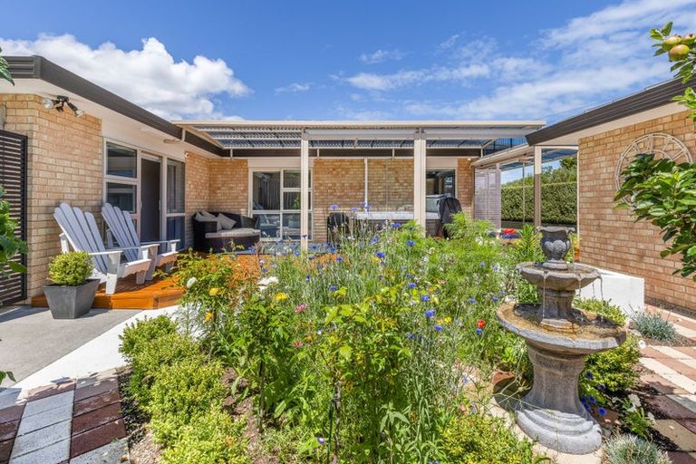 Photo of property in 1 Harry Shaw Way, Raumati South, Paraparaumu, 5032