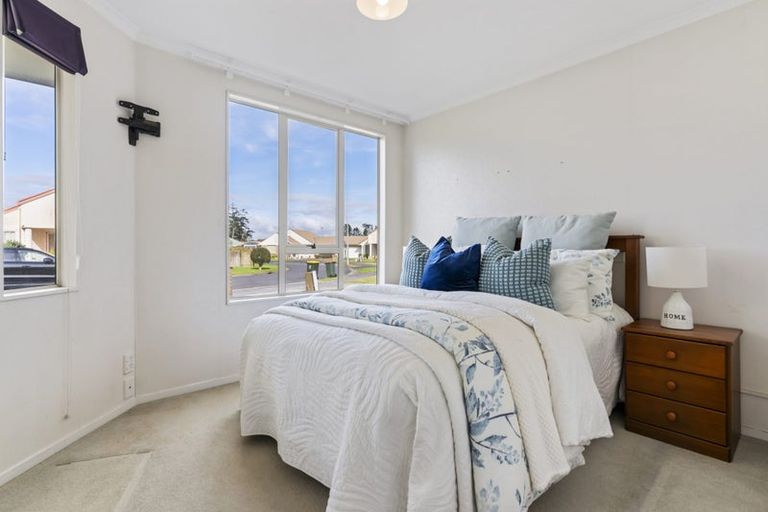 Photo of property in 11 Fernbrook Close, Burswood, Auckland, 2013