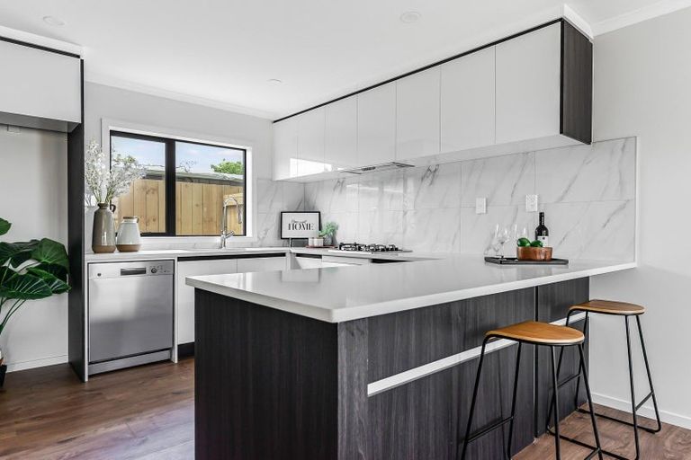 Photo of property in 2/20 Young Street, Claudelands, Hamilton, 3214