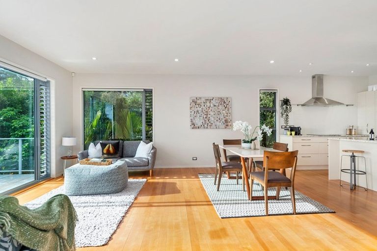 Photo of property in 3 Glance Street, Sandspit, Warkworth, 0982