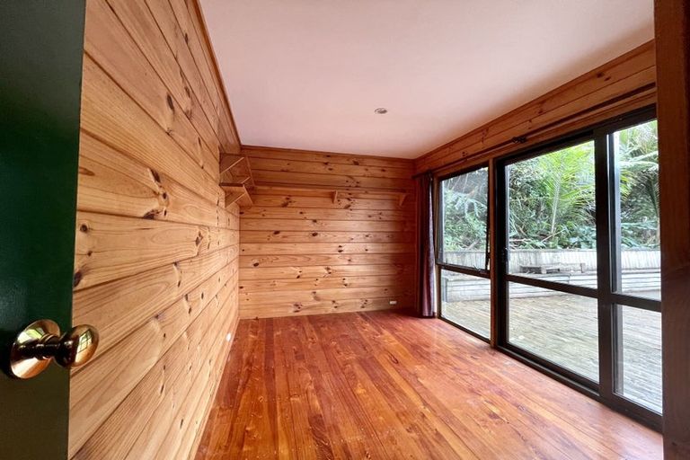 Photo of property in 25 Emlyn Place, Torbay, Auckland, 0630