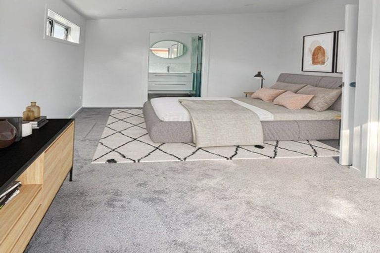 Photo of property in 2/23 Park Road, Glenfield, Auckland, 0629