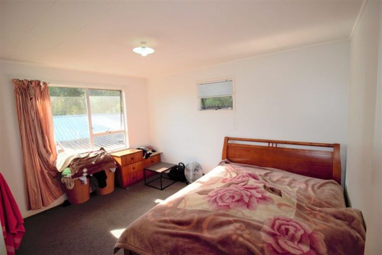 Photo of property in 1/7 Classic Grove, Bayview, Auckland, 0629