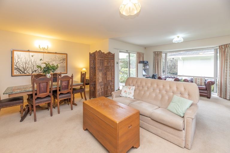 Photo of property in 2/2a Chilcombe Street, Ilam, Christchurch, 8041